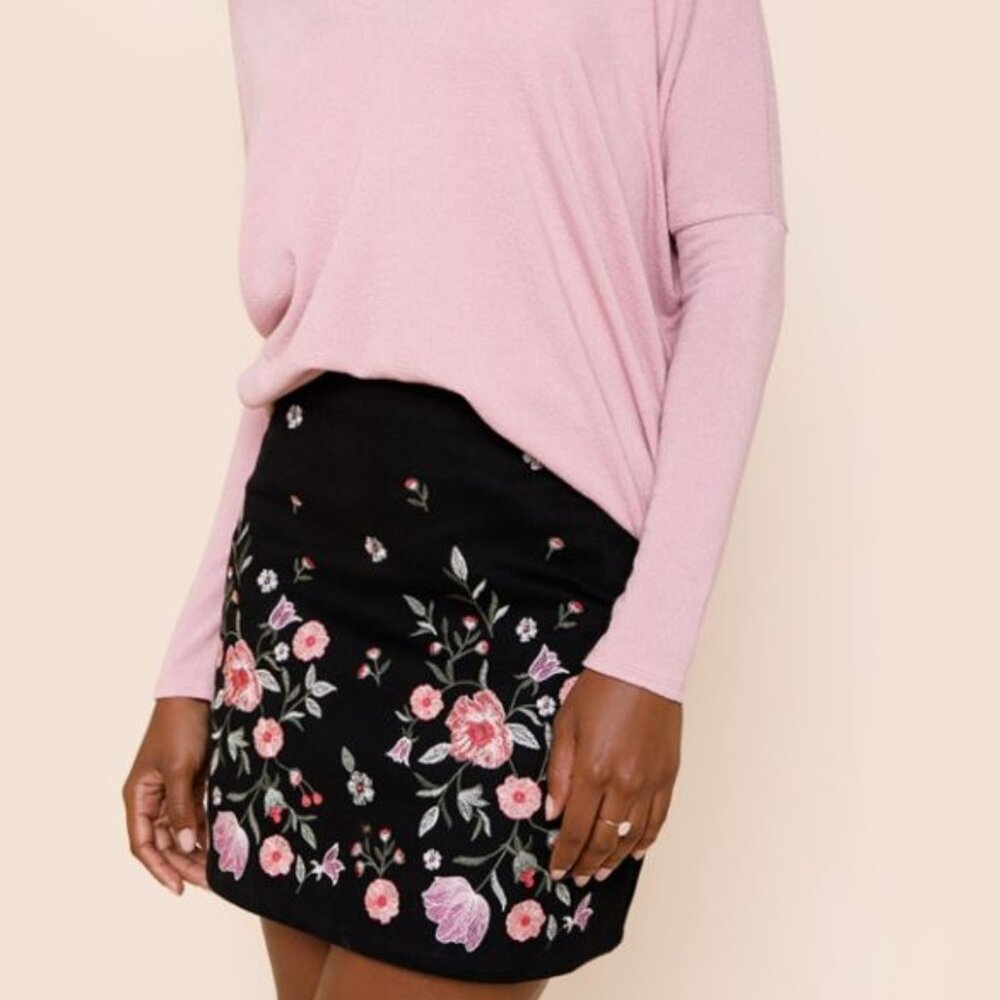 NWT Miami Francesca’s black embroidered skirt